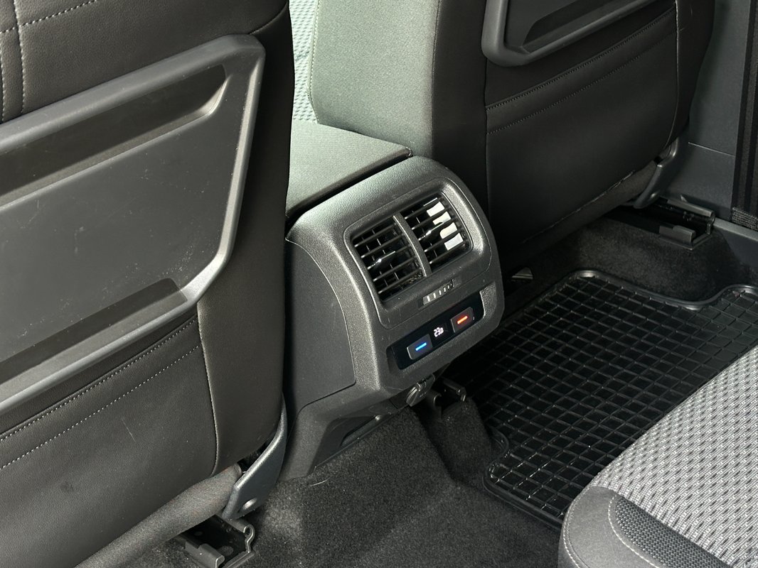 Volkswagen Touran 2.0 TDi - 20