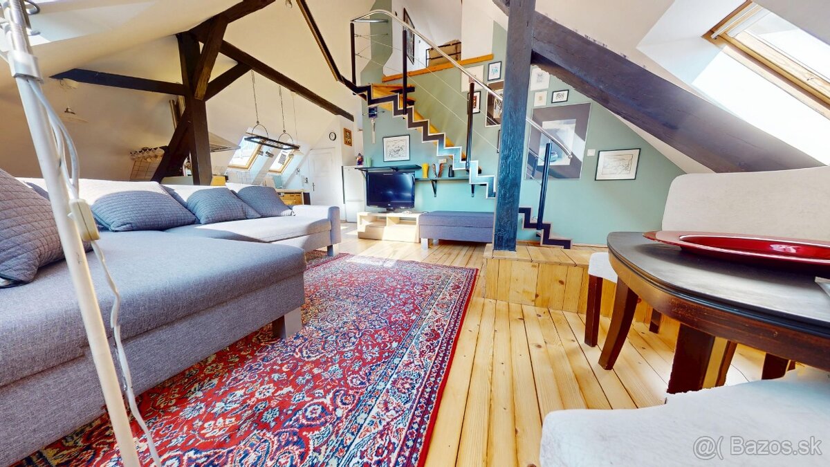 3 izb. PODKROVNÝ BYT PRI HRADE - Tvarožkova ul.- Staré Mesto - 20