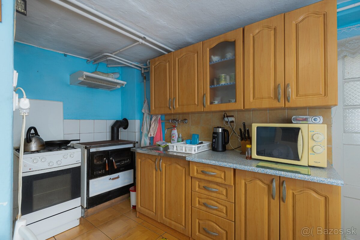 Rodinný dom s veľkým pozemkom vo Valaskej Dubovej - 20