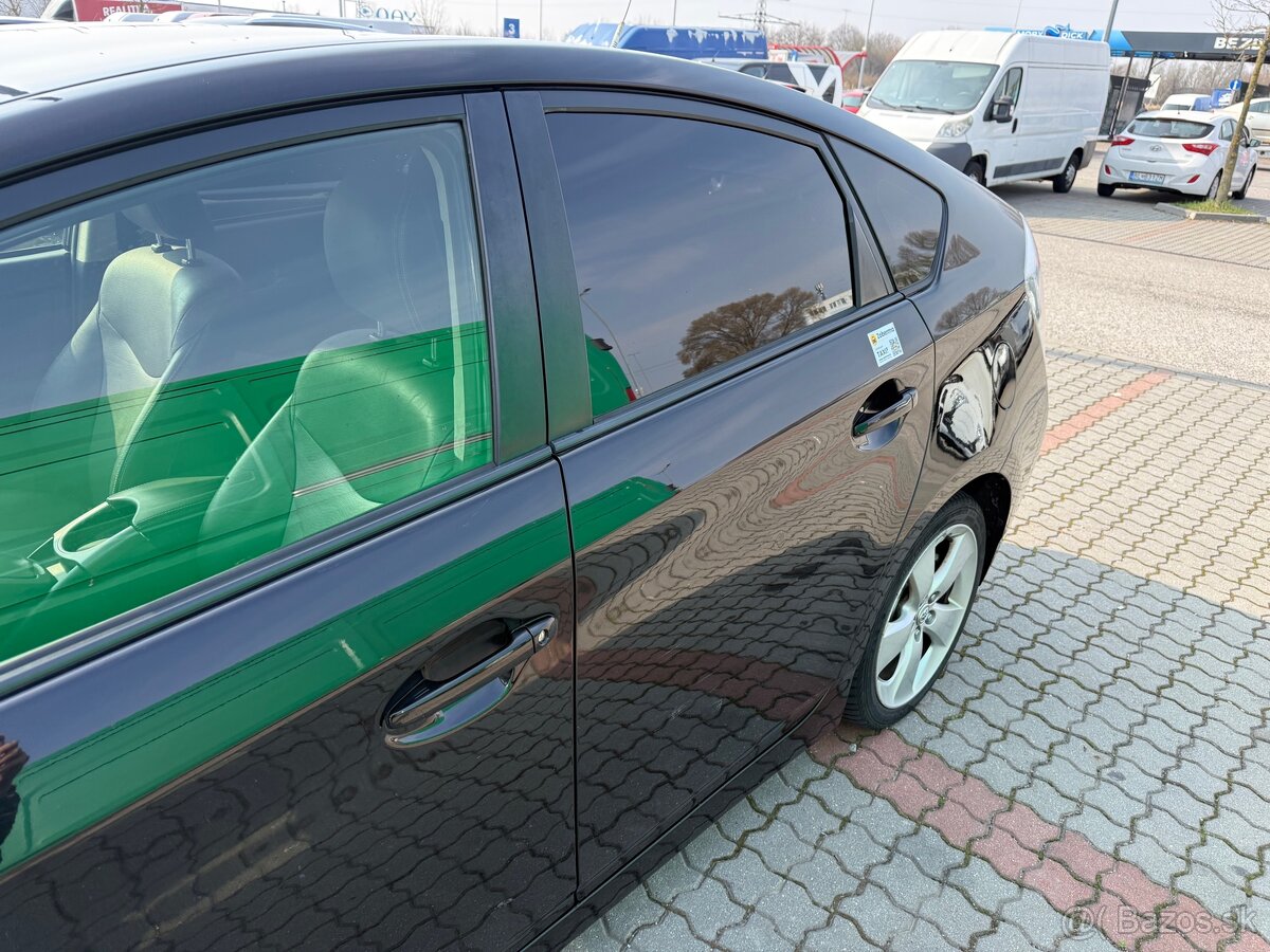 Toyota prius +LPG - 20