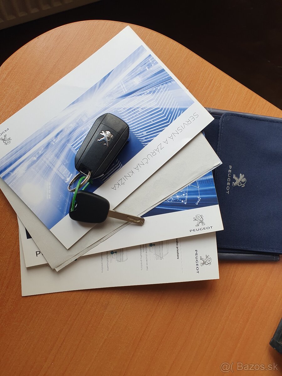 Peugeot 301 1.2 PureTech Allure - 20