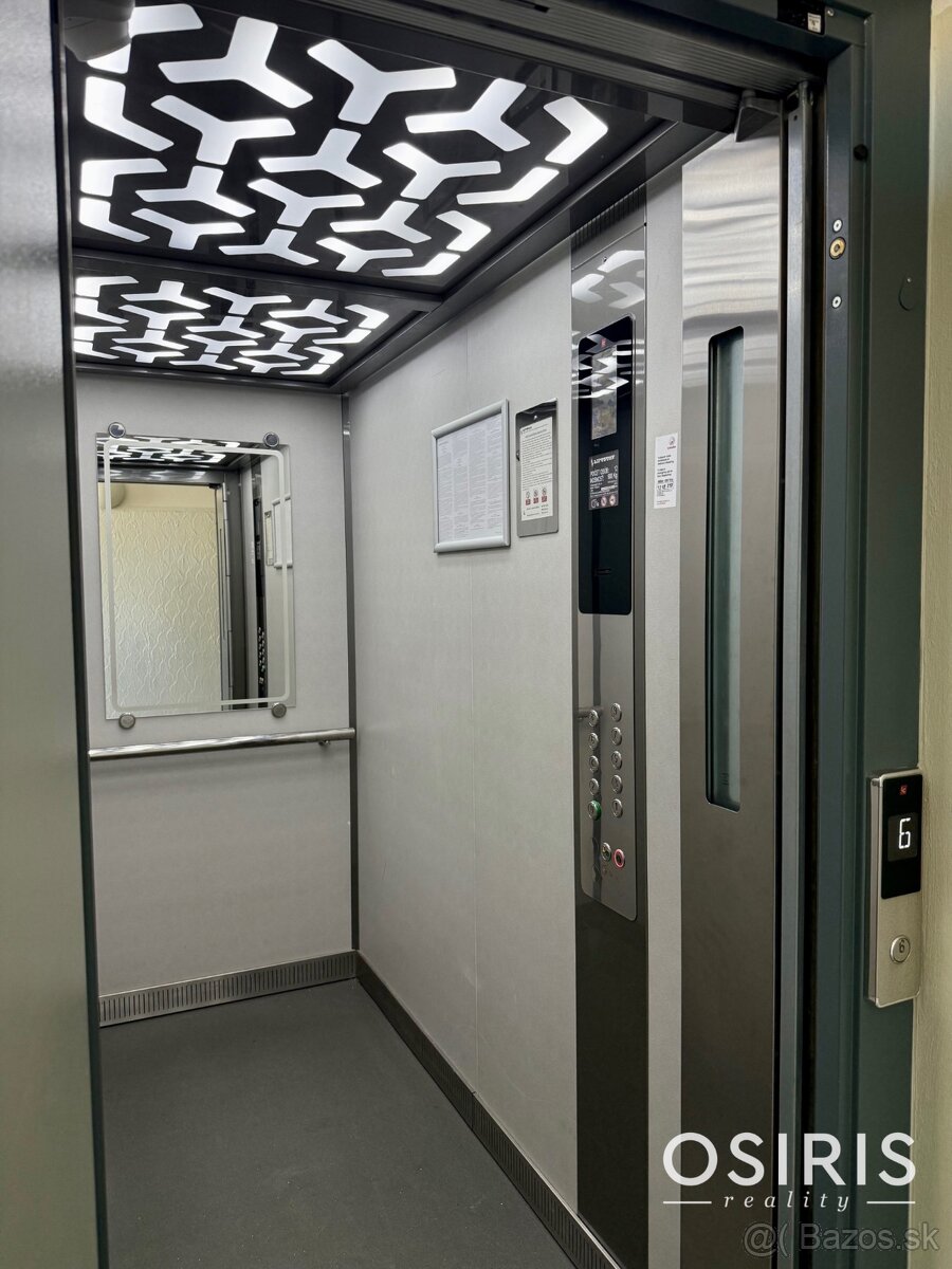 Pekný 2 izbový byt s veľkou zasklenou loggiou - 20