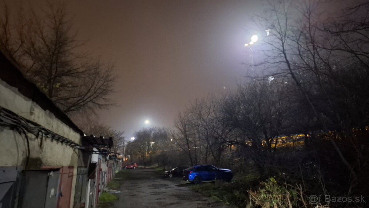 Prenajmem suchú peknú veľkú garáž KE Juh Krivá ul. po rekonš - 20