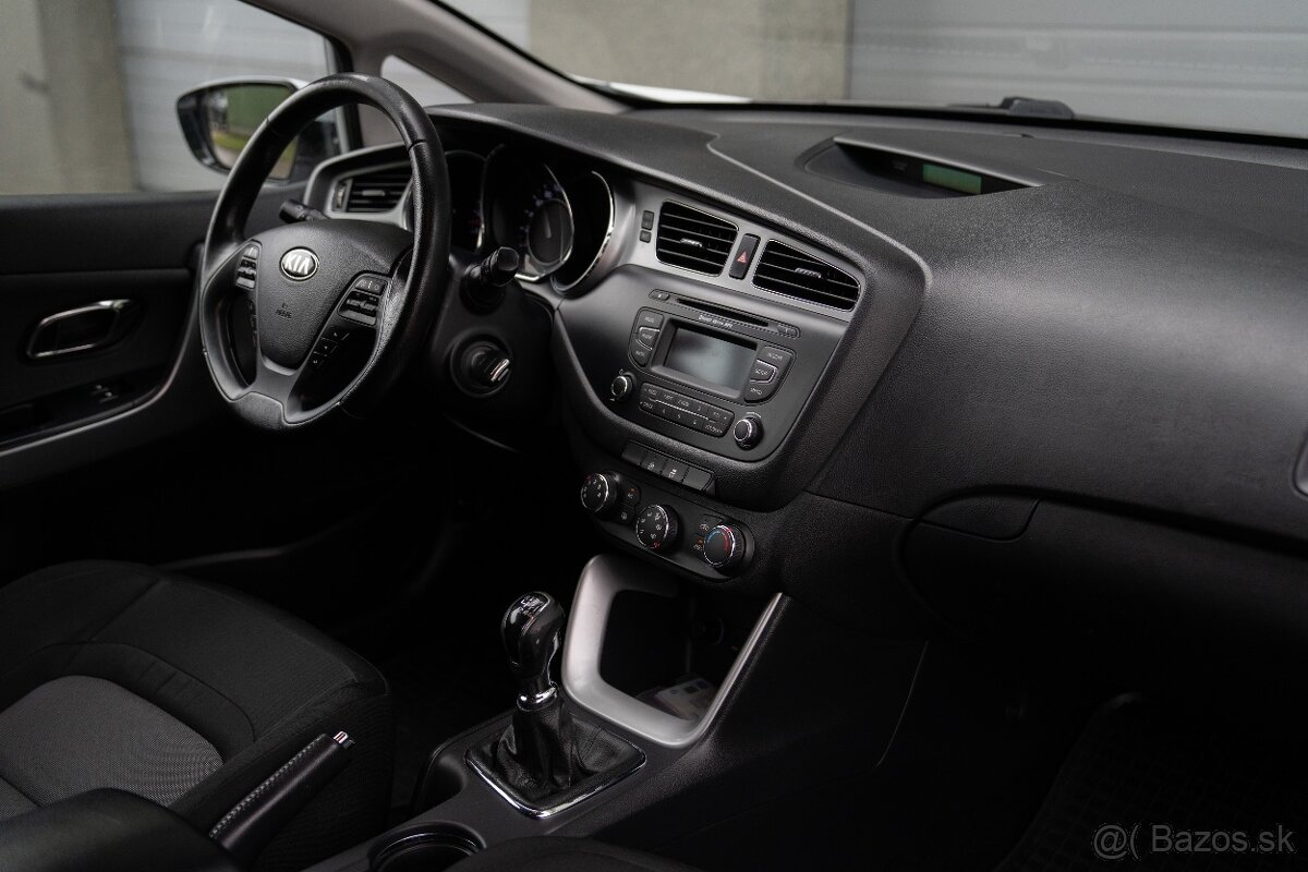 Kia ProCeed 2013, 1.4i M6, SR - 1.majiteľ - 20