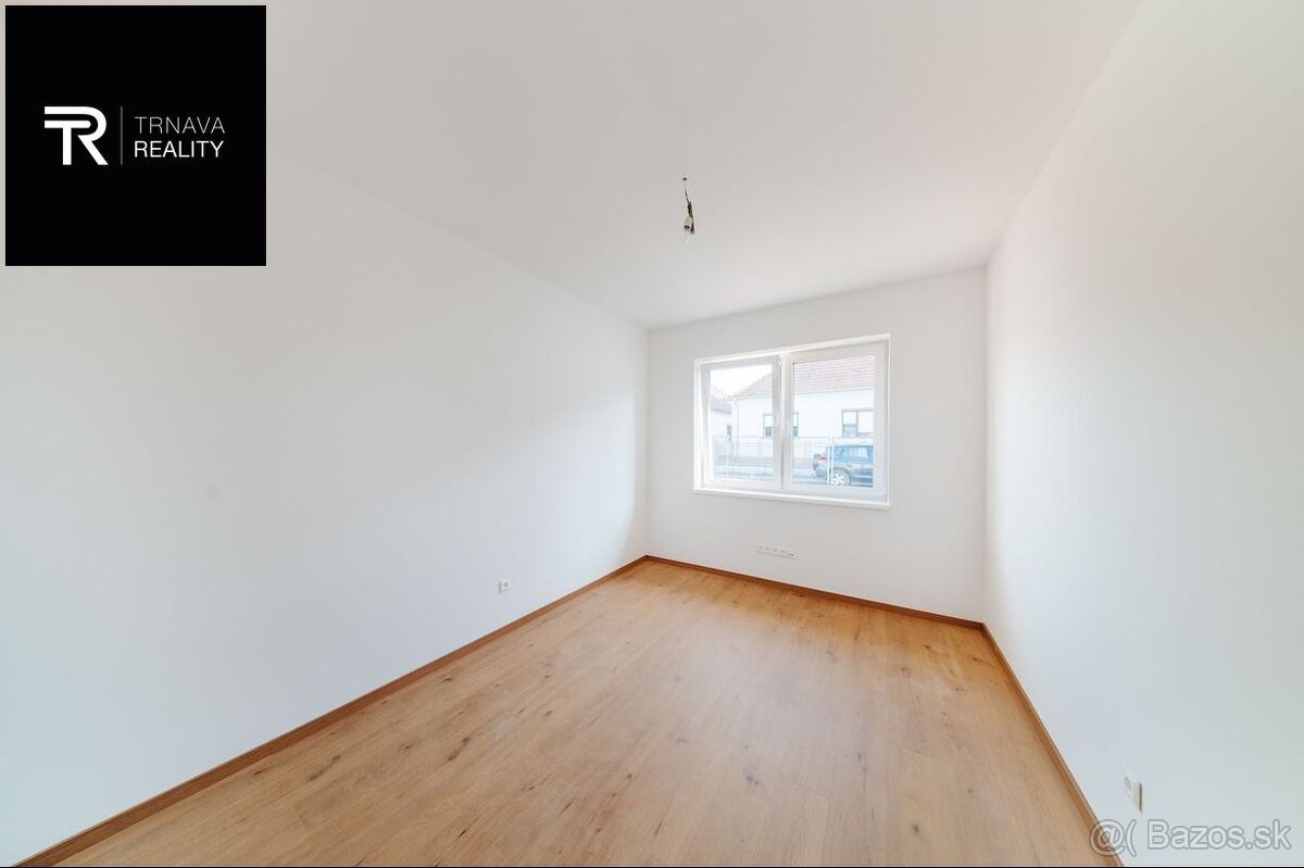 TRNAVA REALITY - DOM V ŠTANDARDE s prístreškom a terasou, ob - 20