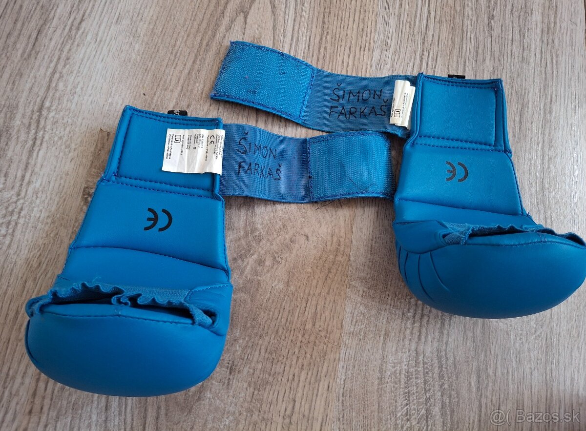 Kompletná súprava chráničov na karate M/L - 20