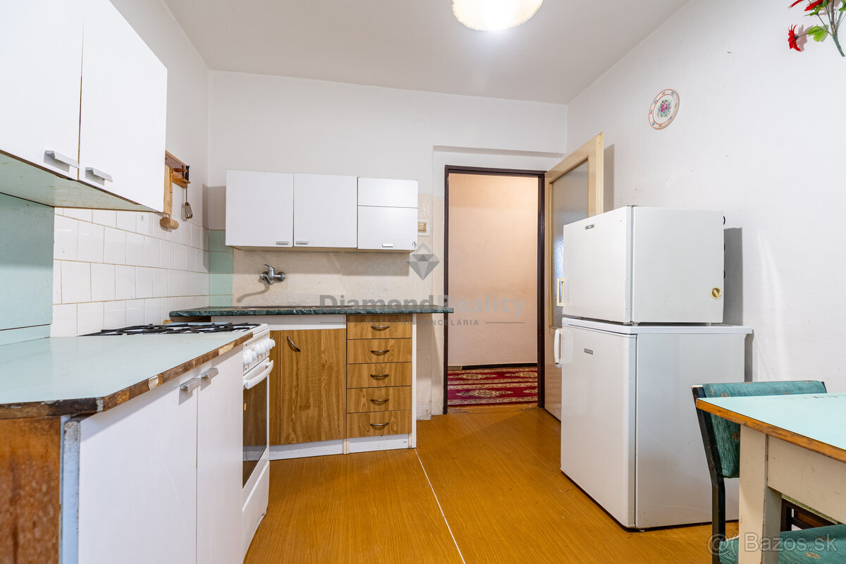 NA PREDAJ 6 IZBOVÝ RODINNÝ DOM S DVOMI BYTOVÝMI JEDNOTKAMI | - 20