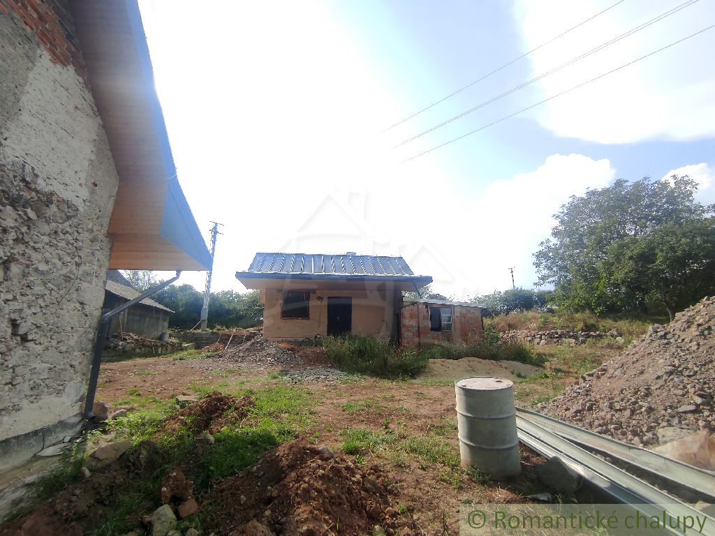 VÝRAZNE ZNÍŽENÁ CENA - Gazdovský dvor v príjemnom prostred - 20