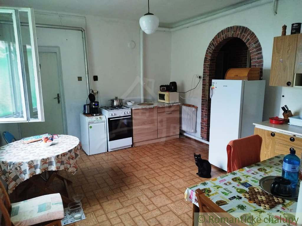 Gazdovský dom s dvomi prístupmi na 1310 m2 pozemku v Čate - 20