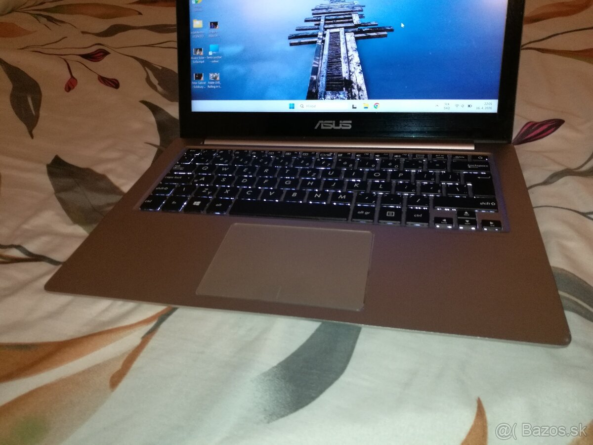 Asus ZenBook. Intel i7. 13,3 FHD dotyková. Nová baterka. - 20