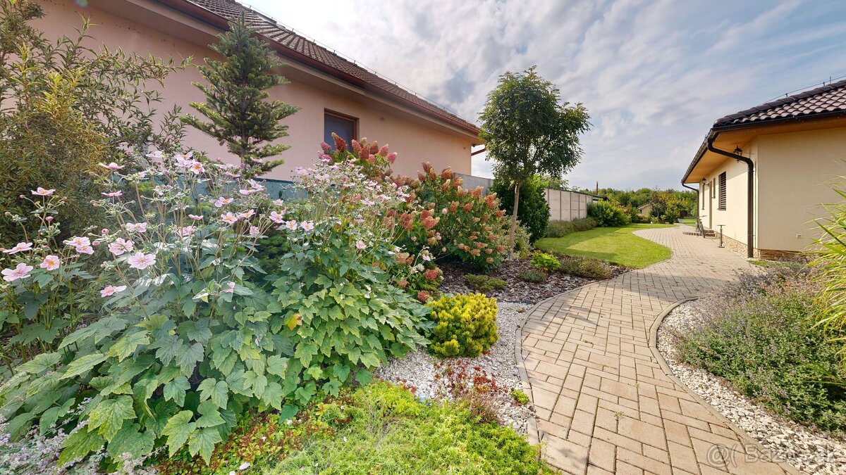 Na predaj priestranný rodinný dom v Slovenskej Novej Vsi - 20