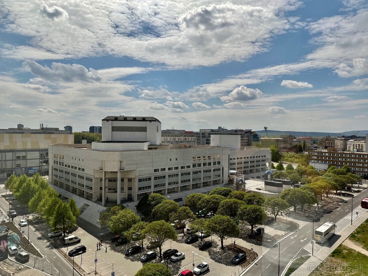 Prenájom 4 izbový byt na Landererovej ulici Bratislavy. - 20