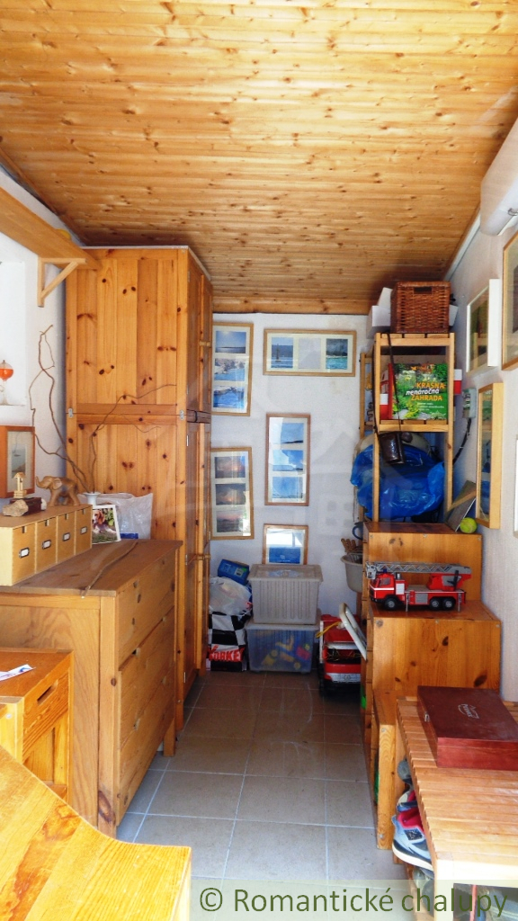 Útulný rodinný dom alebo chalupa v malebnej dedine Divín - 20