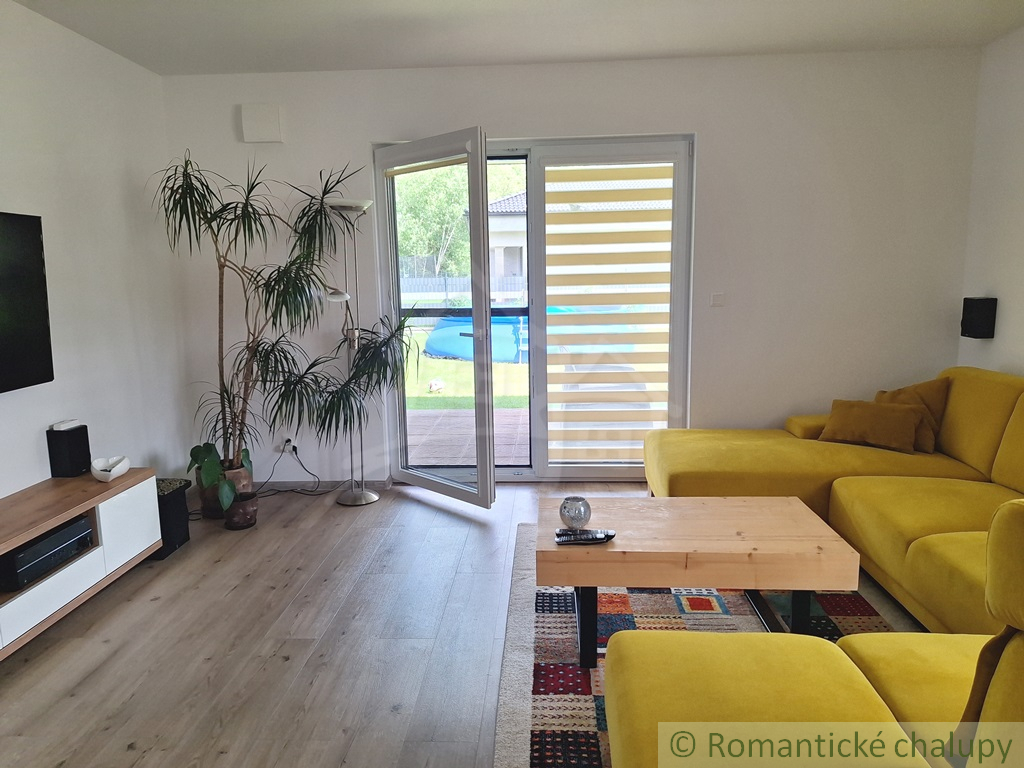 Novostavba bungalovu s veľkým pozemkom 909 m2 v obci Ivach - 20