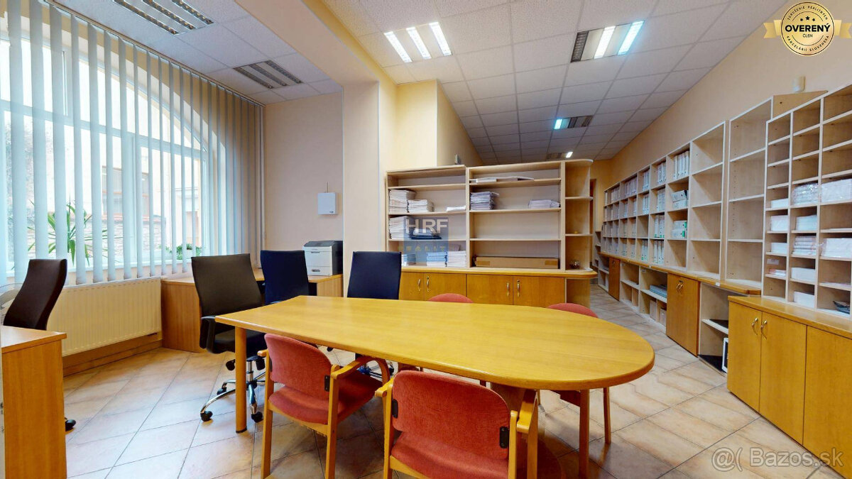 Na predaj administratívna budova v centre mesta Holíč. - 20
