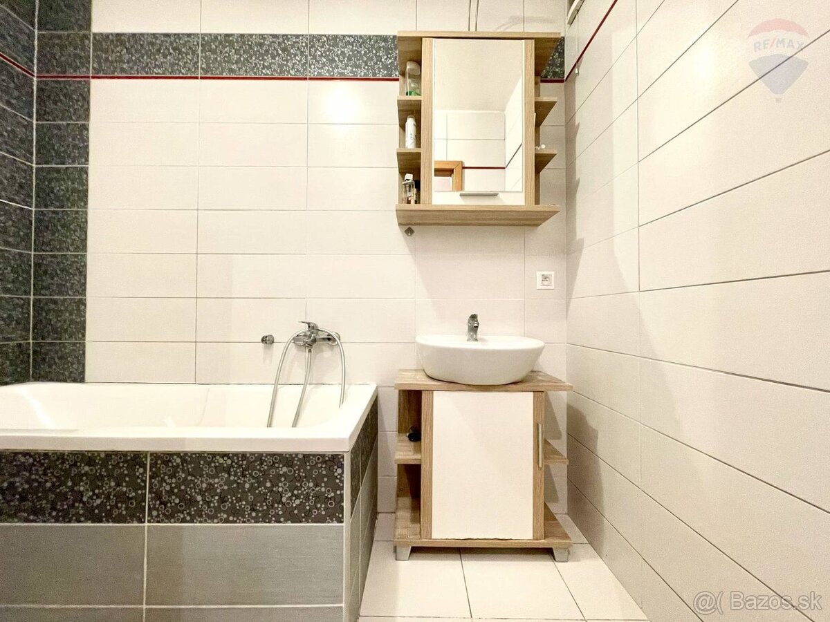 Na predaj:3-izbový byt po rekonštrukcii v širšom centre Brez - 20