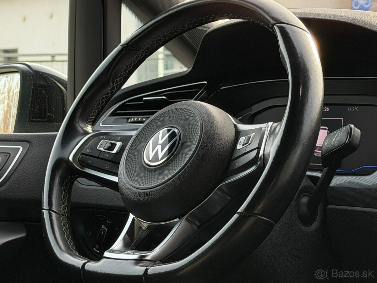 VW Touran R-Line, 7 místný DSG - 20