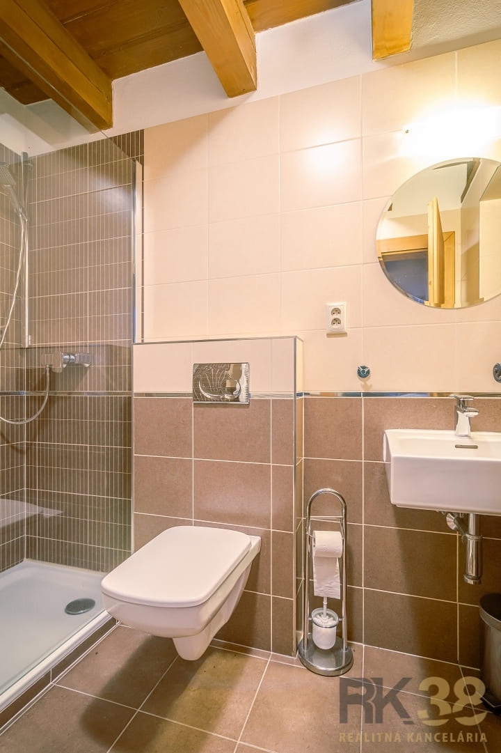 Lukratívny chalet v TOP lokalite v Jasnej v Nízkych Tatrách - 20