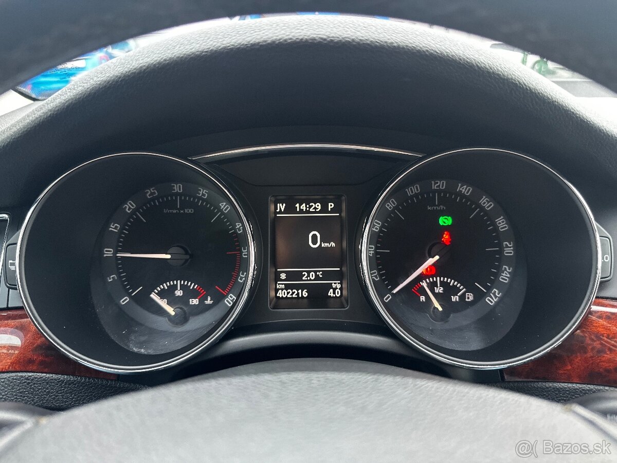 Škoda Superb Combi 2.0 TDi Elegance DSG - 20