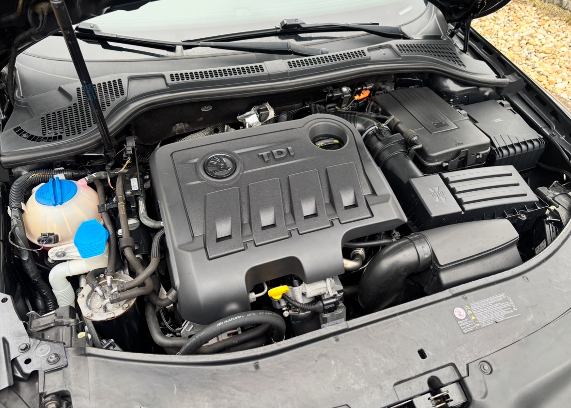 ŠKODA SUPERB 2.0 TDI ELEGANCE PLUS FACELIFT COMBI - 20