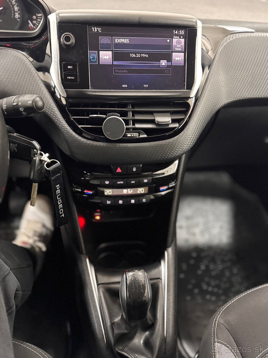 Peugeot 208 1.2 PureTech Style 2017 121 000km SK✅ - 20