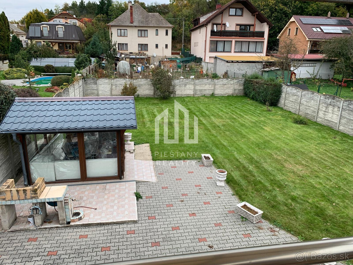 EXKLUZÍVNE RD v Banke s pozemkom 728 m2 a poschodie so sam - 20