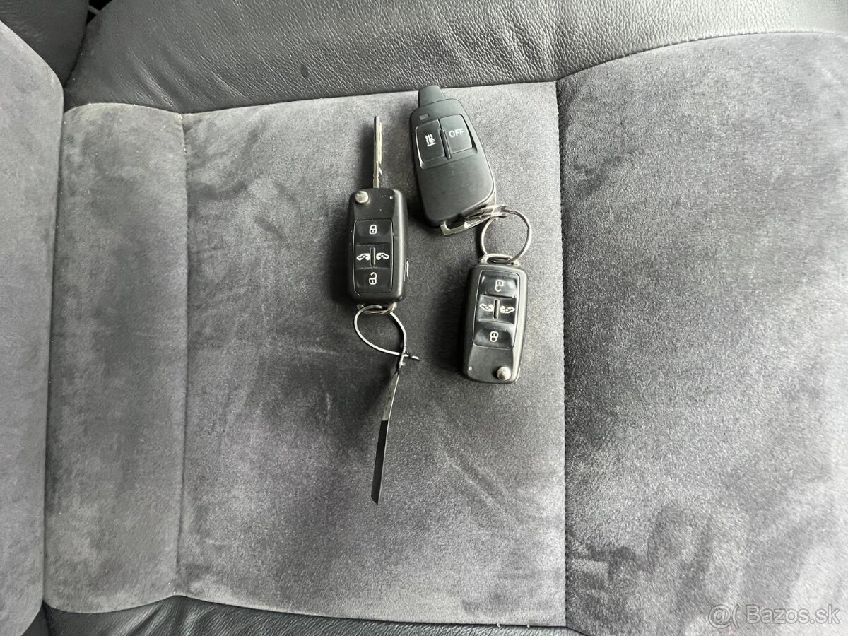 Volkswagen Multivan 2.0 TDI Highline 7-miestny - 20