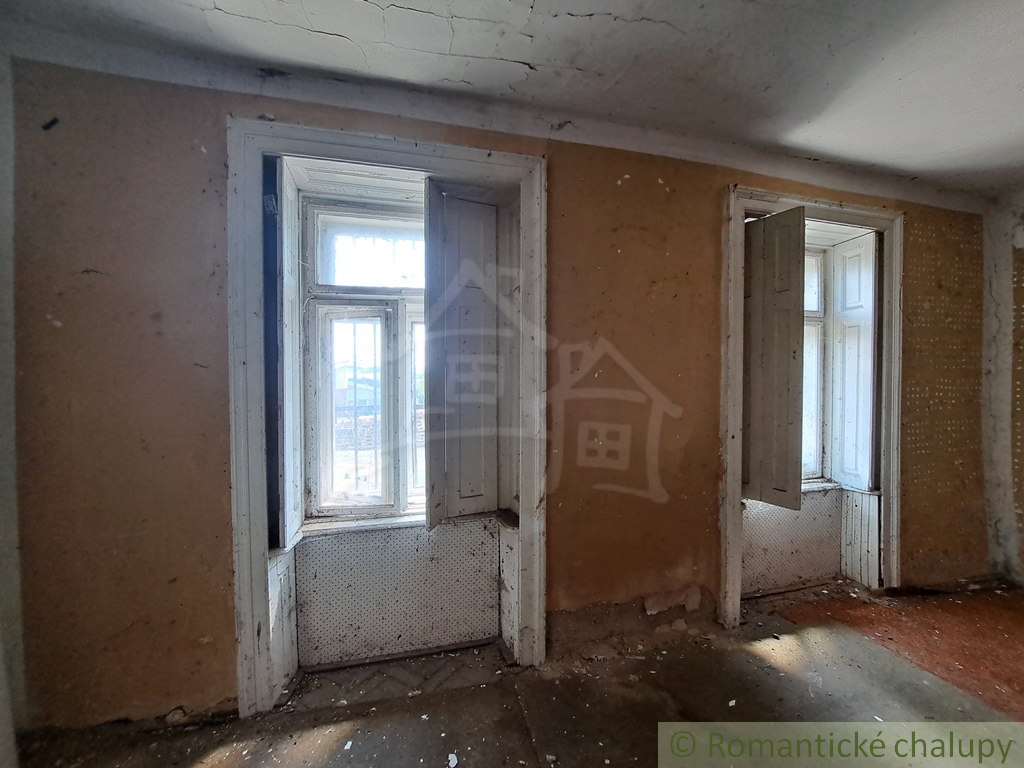 Historická kúria v obci Hruboňovo čaká na nový život - 20