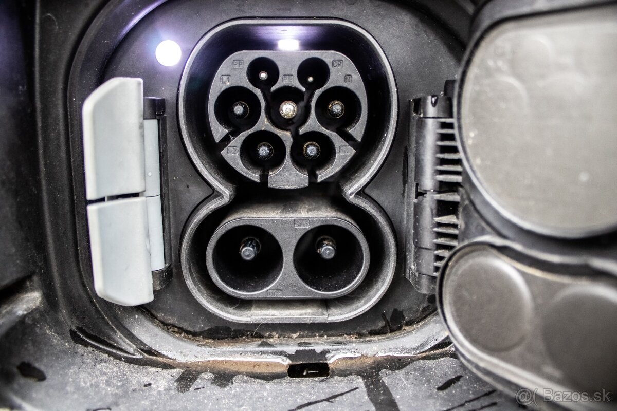 iX3 210kW panoráma Harman Kardon - 20