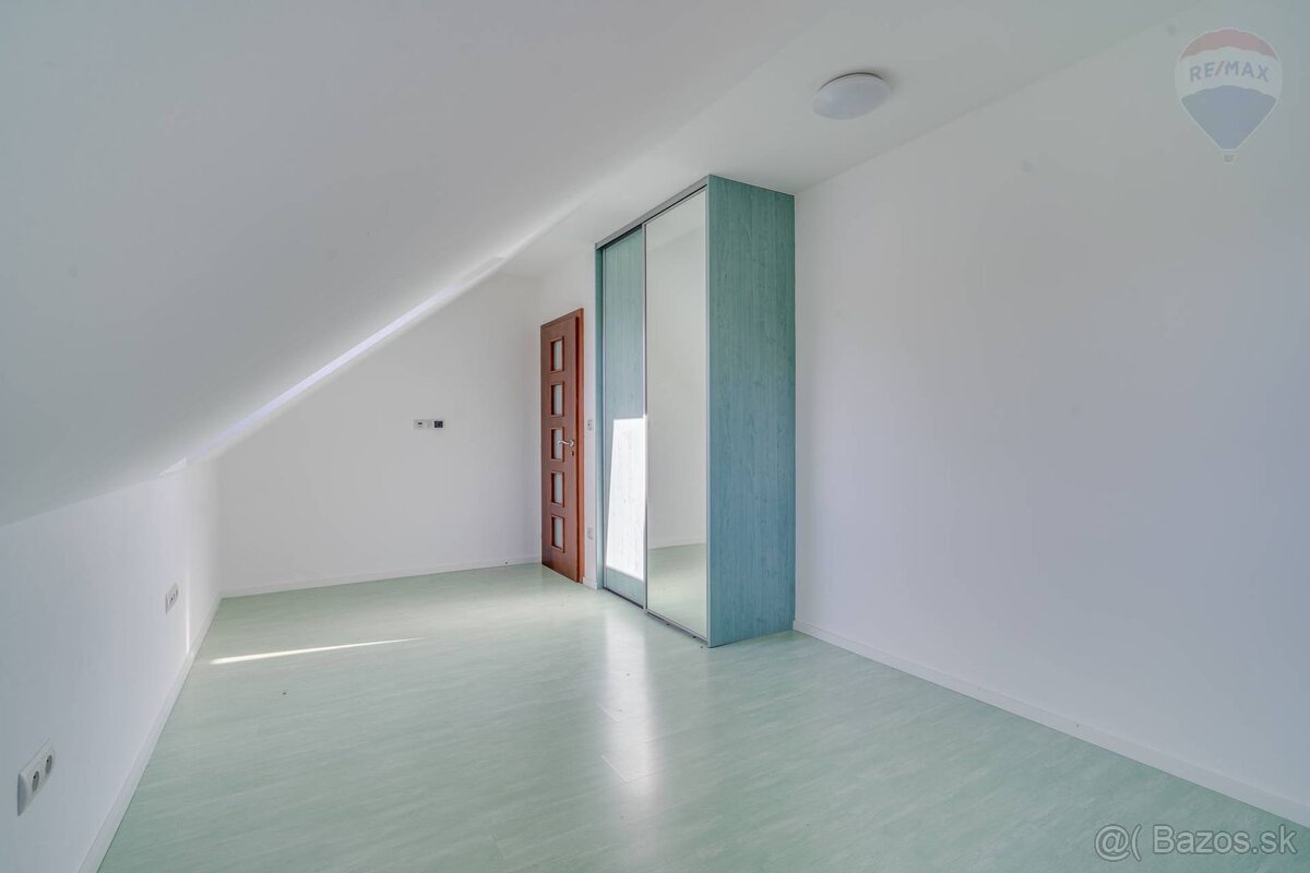 6-izbový rodinný dom s dvojgarážou v Malinove - 20