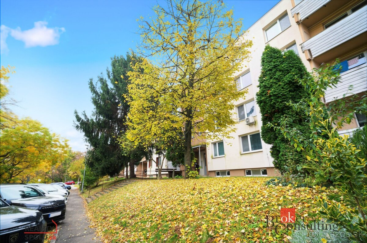 Slnečný a priestranný 3-izbový byt v tichej časti Klokočiny - 20