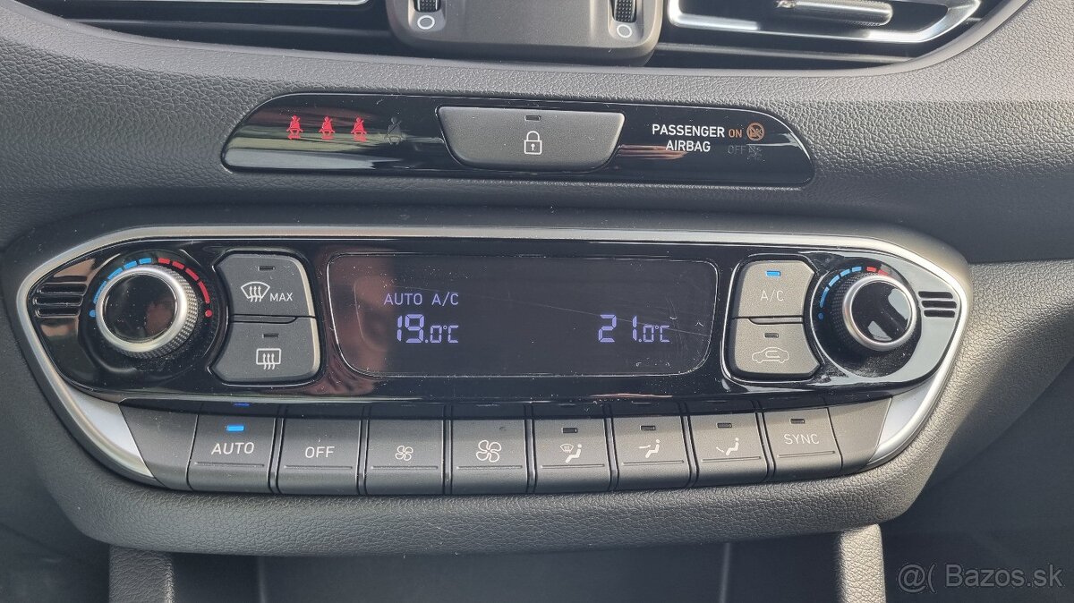 Hyundai i30 CW 1,5 TGDI Family, 117kw, AT/7 - 20