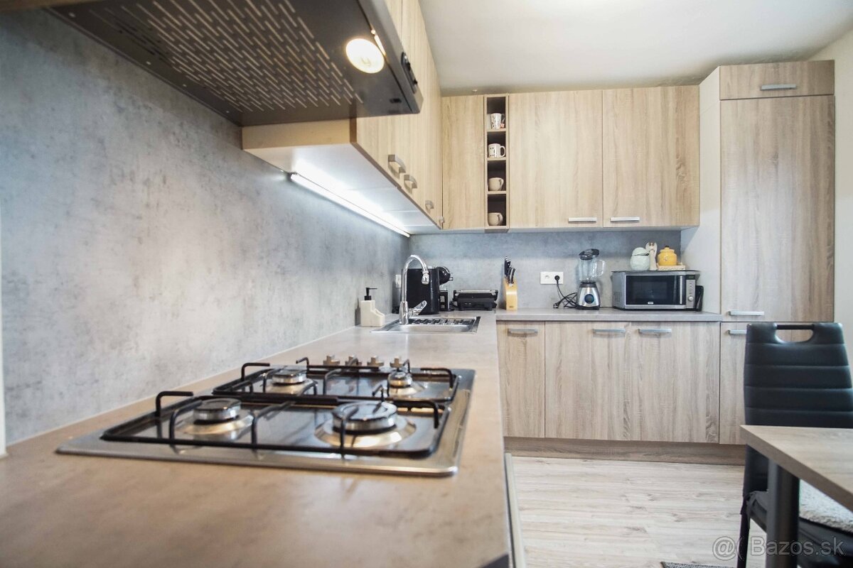 Tehlový 2-izbový byt v centre - Nové Zámky - 20