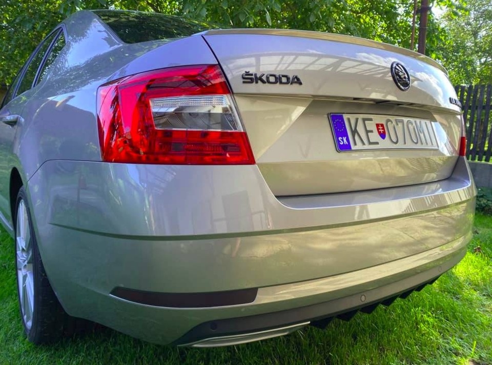 Skoda čierny znak čierne loga emblemy - 20