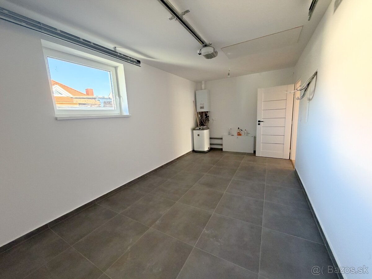 Moderný 4-izbový rodinný dom s garážou na predaj - 20