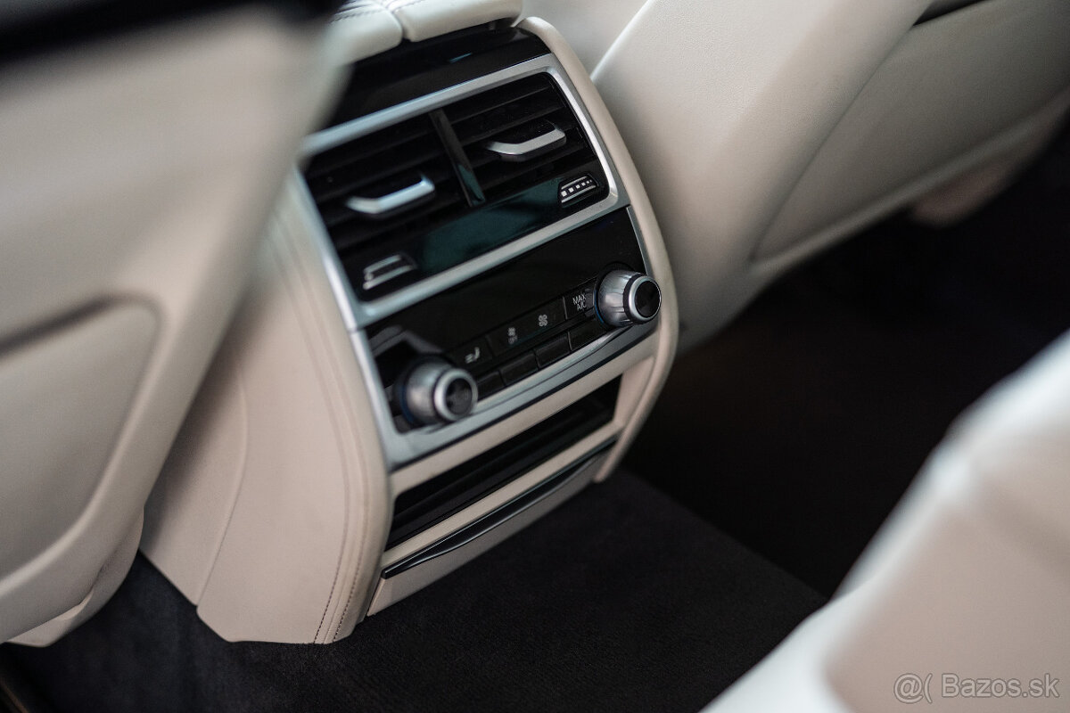 BMW 750d xDrive M-Sport - 20