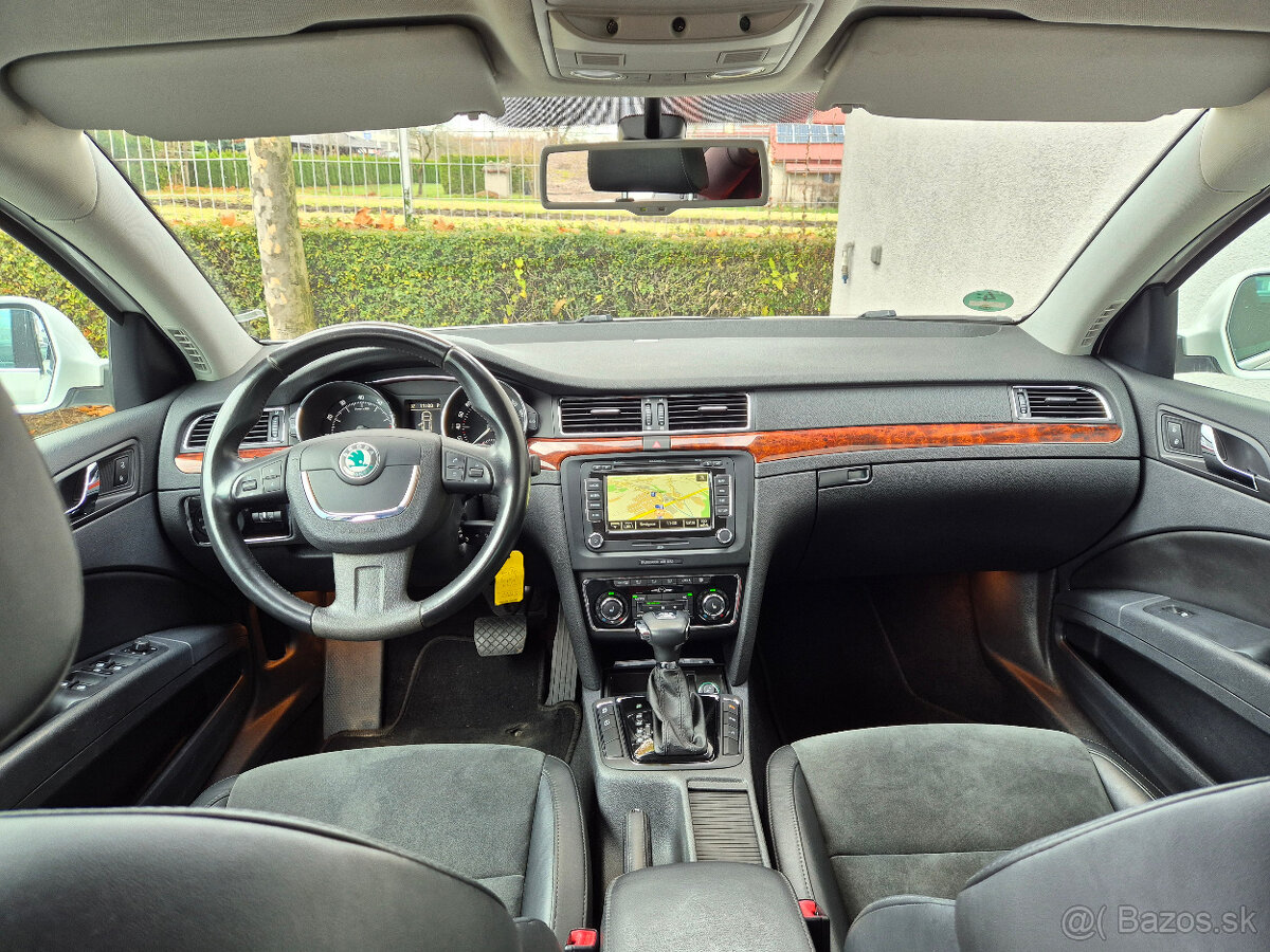 Škoda Superb 3,6 FSi V6 DSG Alcantara Combi TZ 199.999Kč - 20