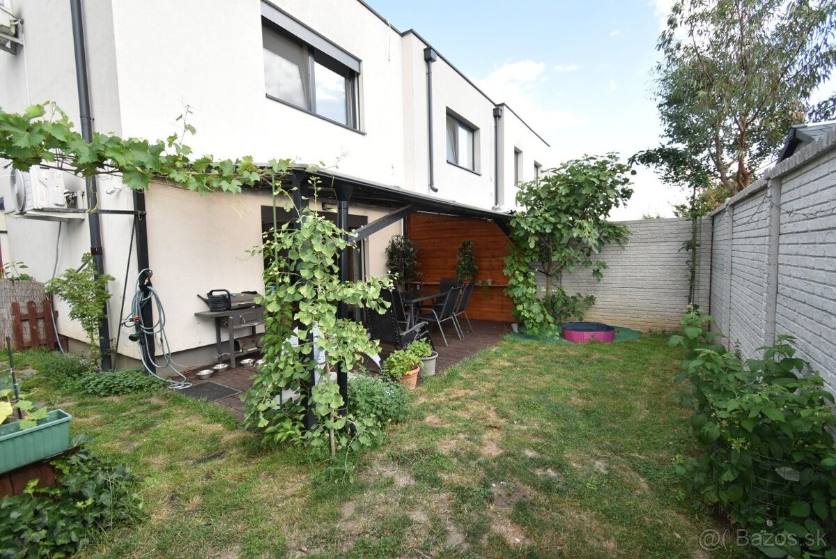 Moderné bývanie v 3 iz. mezaníne so záhradou v Bernolákove - 20