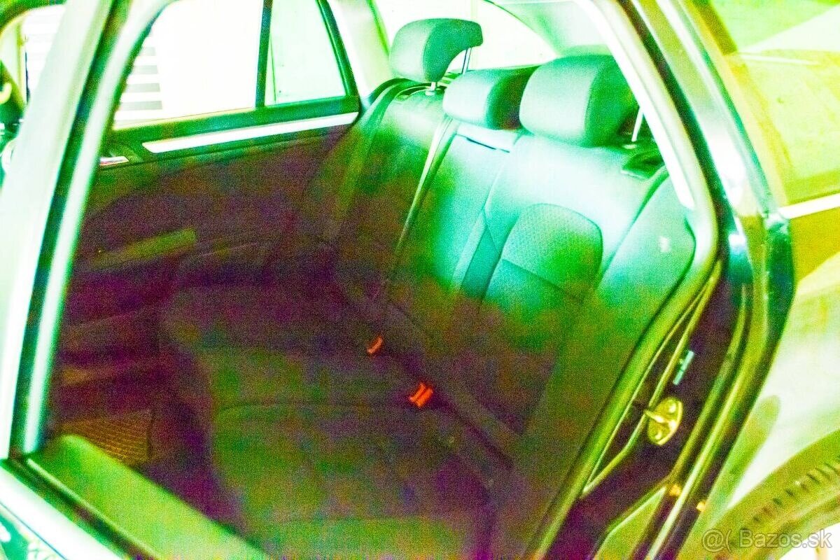 Škoda Superb Combi ambiente 2fl 3T 1.6 TDI - 20