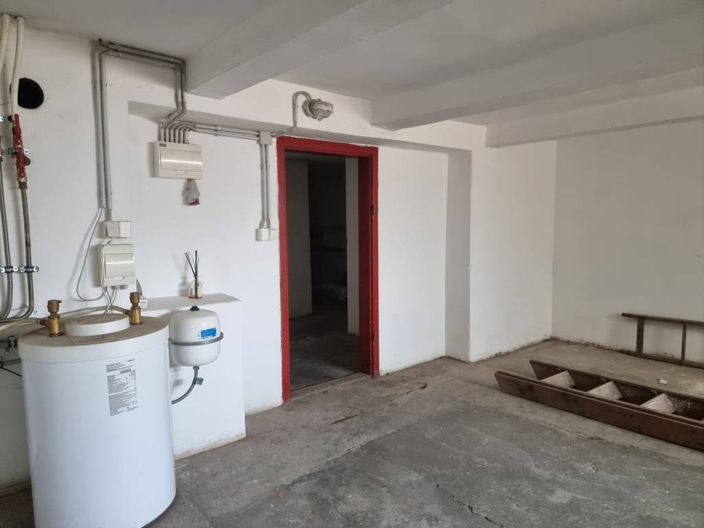 PREDAJ - 3 izbový dom v centre mesta, Nitra - 20