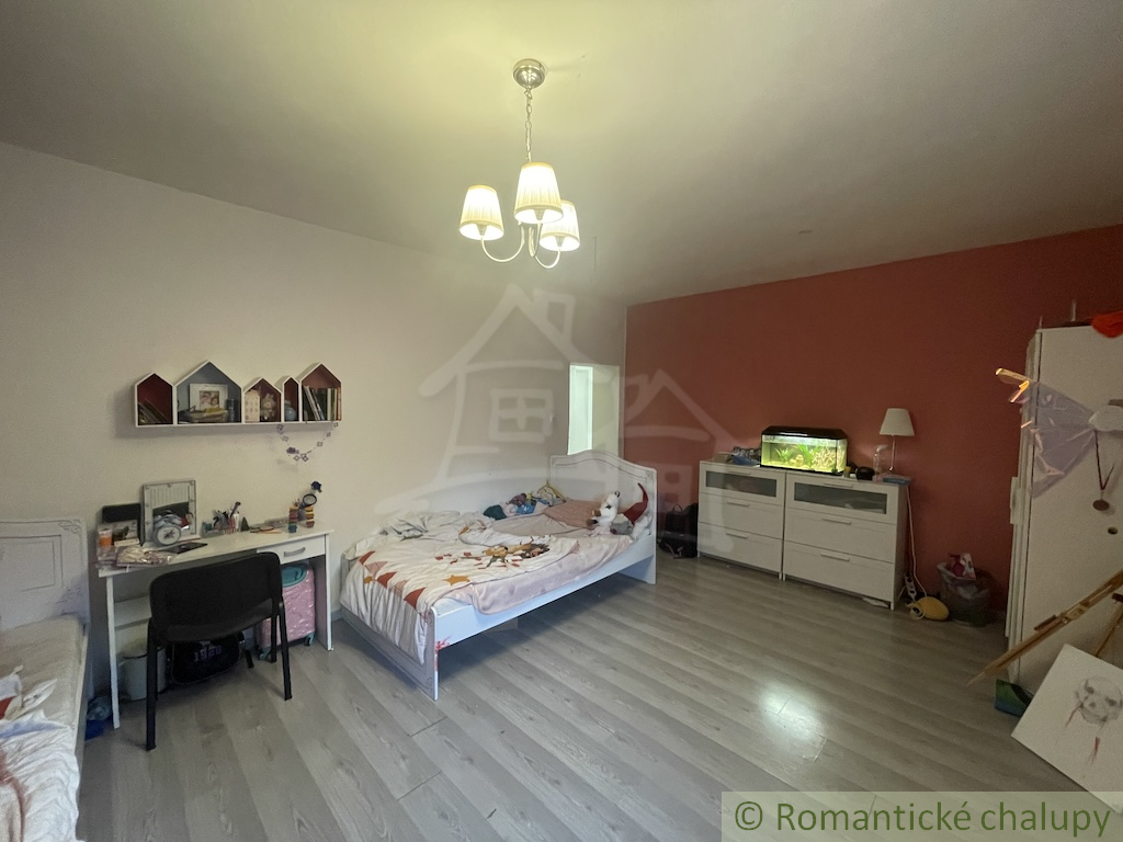 Znížená cena Priestranný rodinný dom vhodný aj na podnika - 20