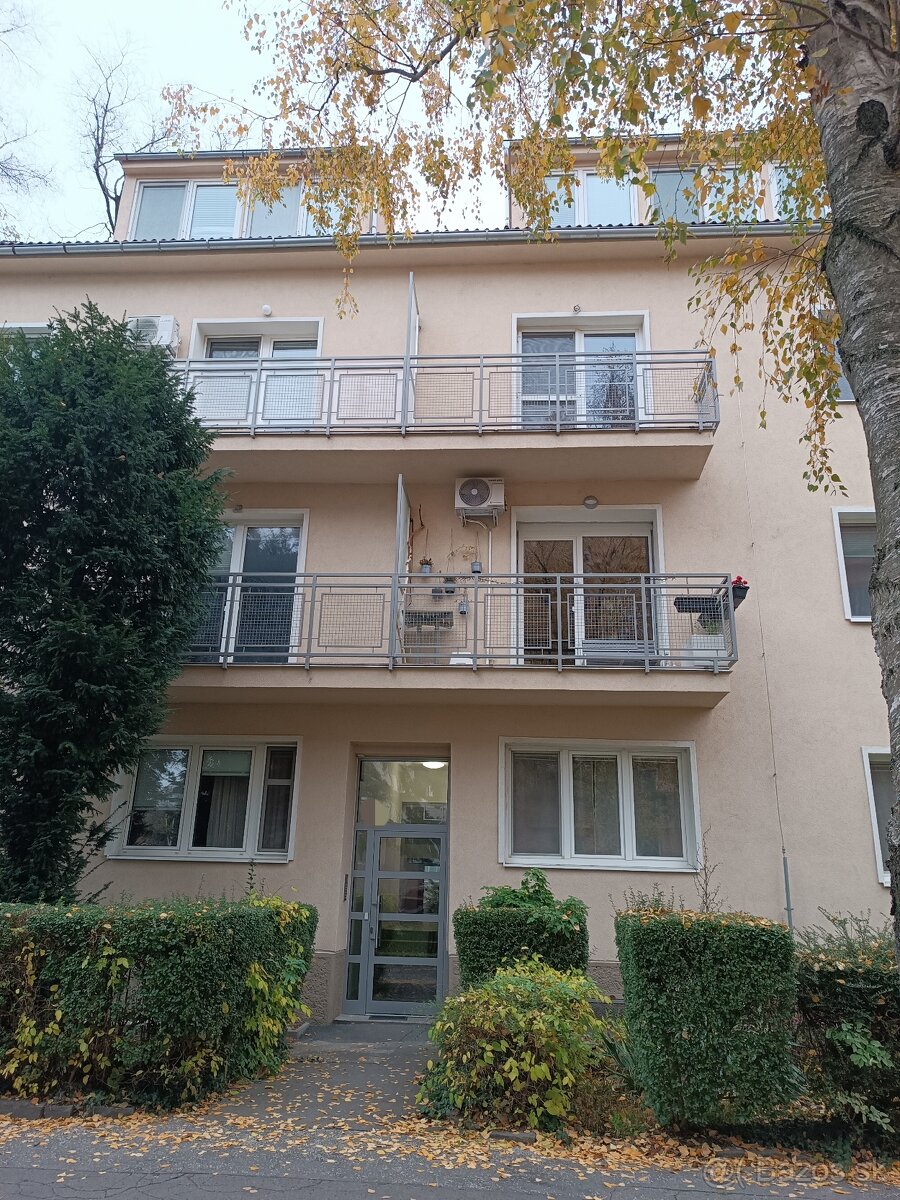 Na predaj 3-izbový byt Bratislava,Nivy - 20