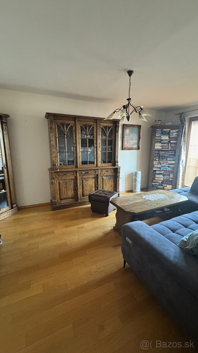 Predaj: Kompletný a Zrekonštruovaný 3-izbový Byt s Balkónom - 20