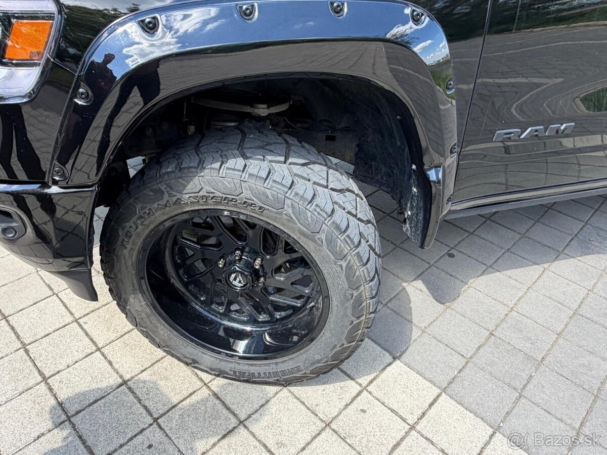 Dodge RAM 1500 Limited Edition - 20