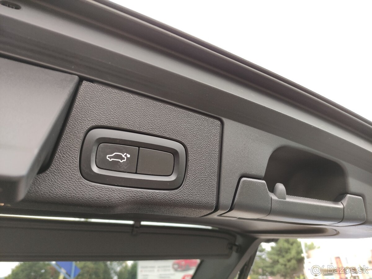 Volvo XC60 D4 R DESIGN FullLED KAMERA PANORAMA - 20