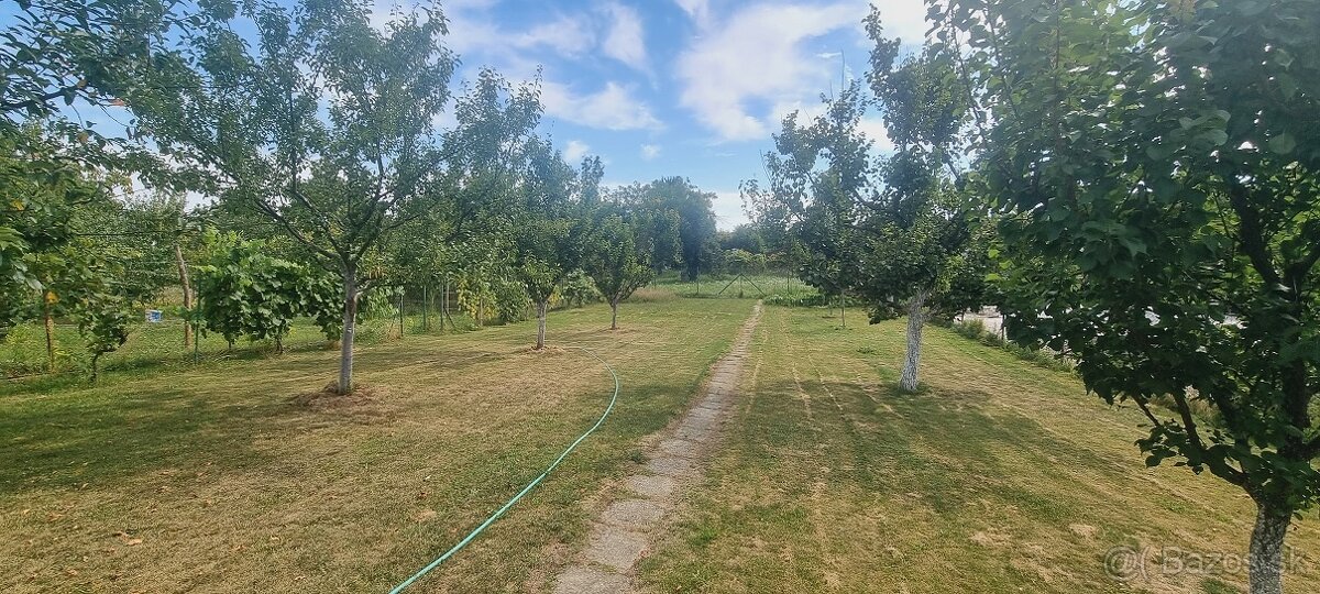 Rodinný dom s veľkým pozemkom na predaj v obci Malinovo - 20