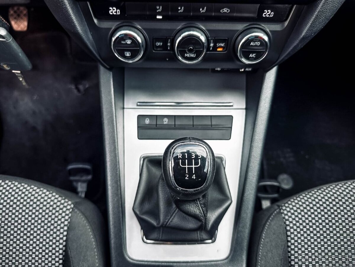 Škoda Octavia Combi 1.6 TDI 110k Active - 20