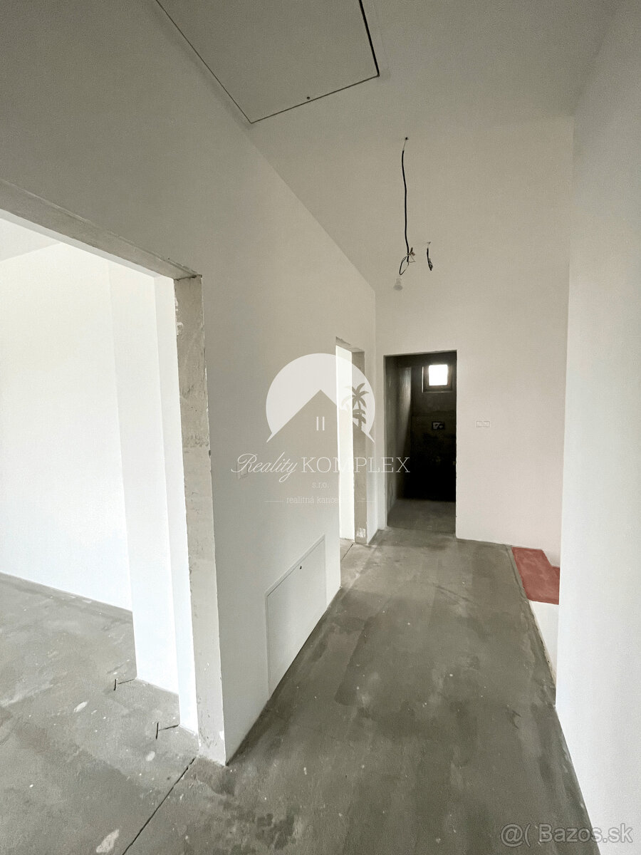 Reality KOMPLEX s.r.o. Vám ponúka luxusný rodinný dom v prém - 20