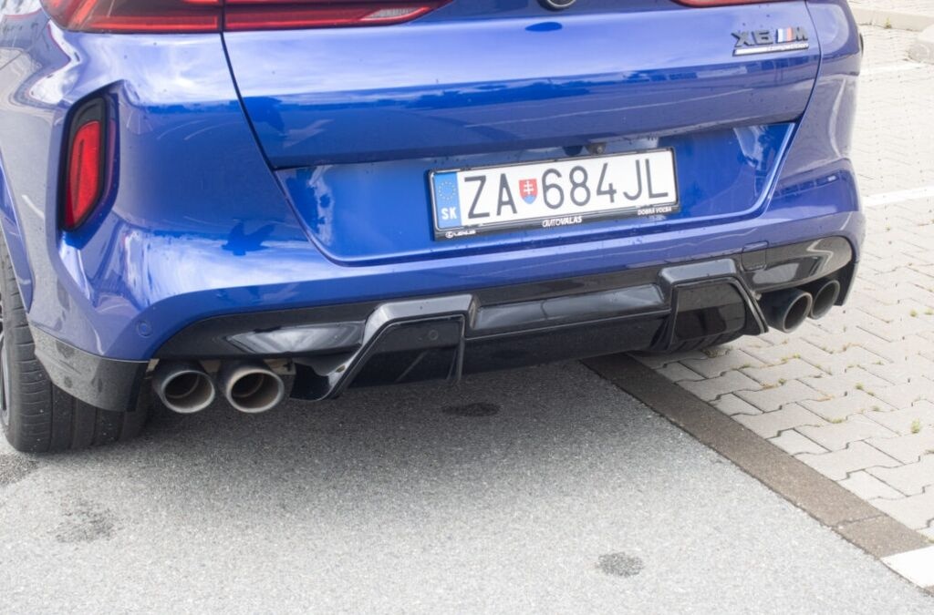 BMW X6 M Competition z roku 2021 - 20