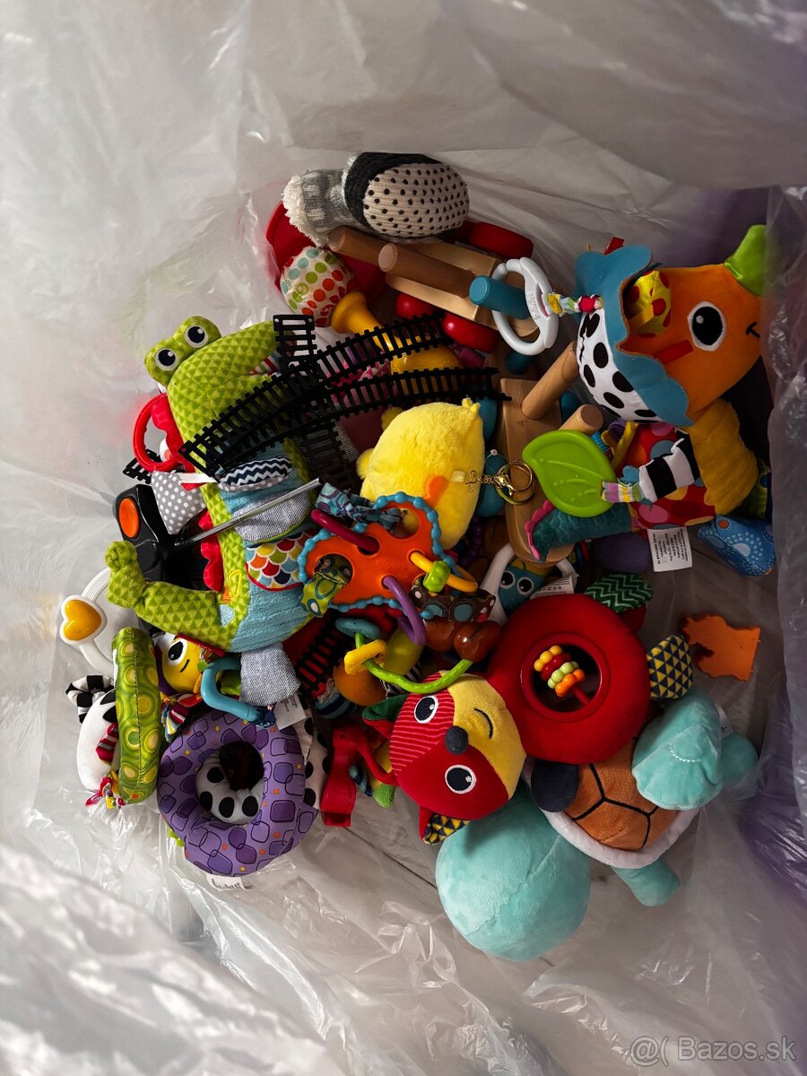 Predám oblečenie plus 2 kočíky - 20